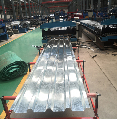 Petit pain en acier de panneau de toit de couleur en métal formant la toiture à grande vitesse de machine faisant la machine