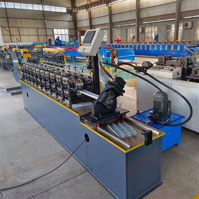 Goujon galvanisé en métal et petit pain en acier de voie formant la machine pour l'encadrement léger d'acier de mesure