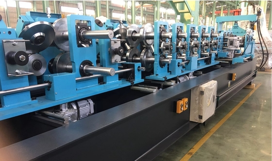 Type complètement automatique rouleaux en acier de la CZ de stations de la machine 0-25m/min 18 de Purlin