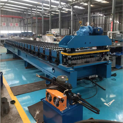 Petit pain ondulé adapté aux besoins du client de feuille en métal formant la machine pour des panneaux de mur et des feuilles de toit