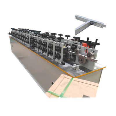 PETIT PAIN DE BARRE DE T FORMANT LE PETIT PAIN DE CANAL DU PLAFOND GTID DE MACHINE FORMANT LA MACHINE POUR LE PLAFOND