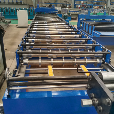 Petit pain trapézoïdal galvanisé en acier de panneau de toit de couleur en métal formant la machine pour le panneau de mur