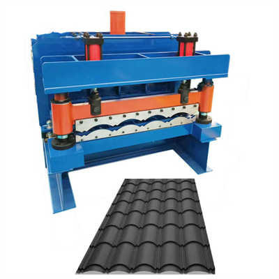 Le panneau en acier de toit de couleur automatique a glacé des feuilles de tuiles faisant le petit pain formant la machine