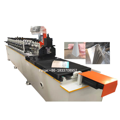 PETIT PAIN D'ANGLE FORMANT LE PETIT PAIN DE CANAL D'ANGLE DE MUR DE MACHINE FORMANT LA MACHINE