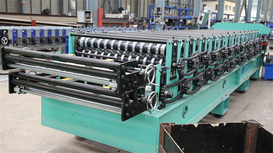 Petit pain à grande vitesse de double couche formant l'acier de machine et le matériel galvanisé