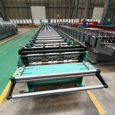 Forme adaptée aux besoins du client par épaisseur à grande vitesse de la machine 0.8-1.5mm de plate-forme de plancher en acier