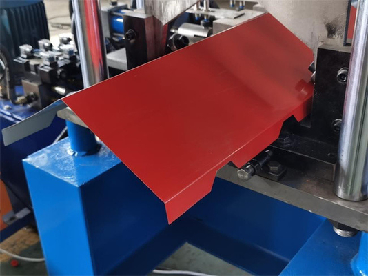 Petit pain complètement automatique de chapeau d'arête de toit d'Aluzinc formant la grande vitesse de machine utilisée pour le panneau de toit