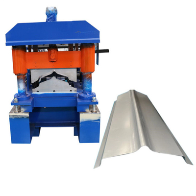 Métal couvrant la moitié de Ridge Capping Roll Forming Machine de feuille autour de Ridge Hat Machine