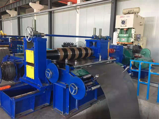 Ligne de fente en acier galvanisée machine 180KW de couleur complètement automatique