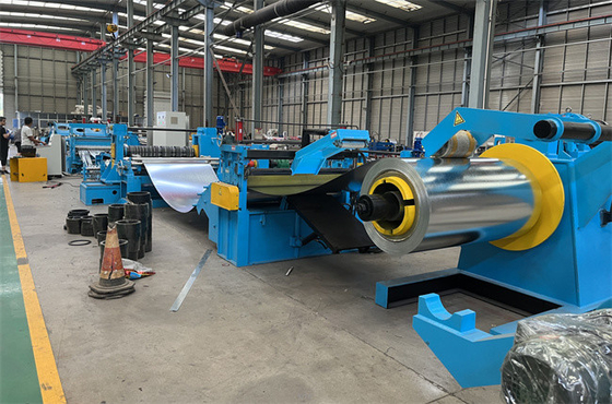 La ligne de fente en acier en aluminium PLC a commandé la précision à grande vitesse fendant la ligne