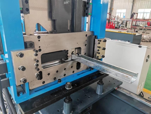 G350 G550 2.4mm plein acier dur galvanisé profil C/Z purlin petit pain formant la machine