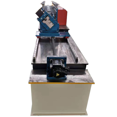 le petit pain de la Manche d'angle de 3mm formant la machine a galvanisé la matière première en acier