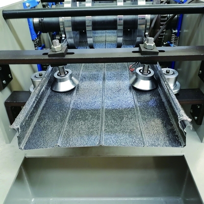 le petit pain debout de couture de 430mm formant la couture debout de la machine BEMO roulent ancien