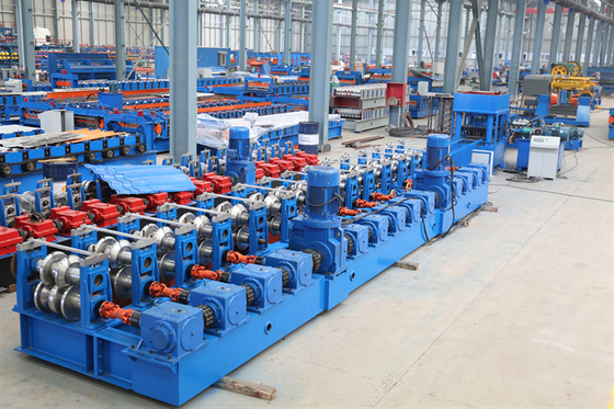 Deux encadrement d'acier de Rail Bending Machine 400H de garde de vagues des vagues trois