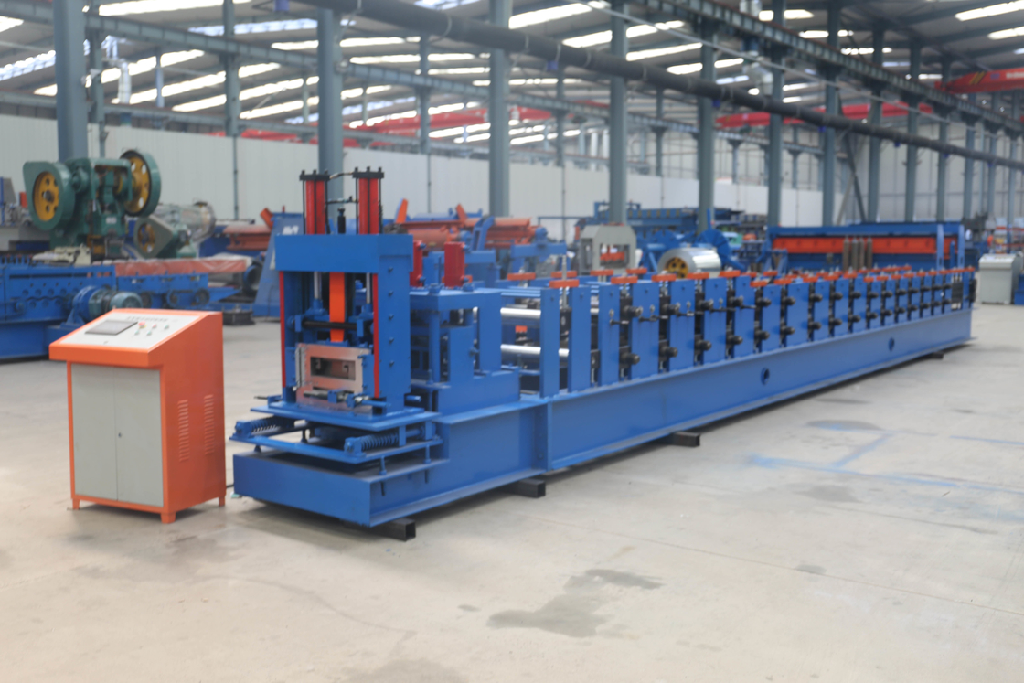 Le petit pain en acier galvanisé de Purlin de la CZ formant la Manche de PLC C de machine laminent à froid former la machine