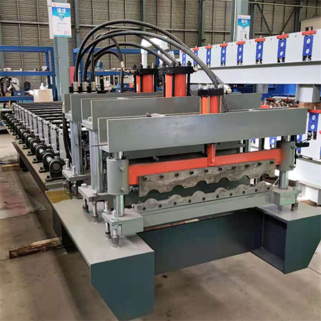 La couleur a enduit le petit pain vitré de tuile formant la machine 20m/min couvrant des feuilles faisant la machine