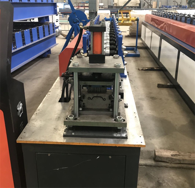 Petit pain de porte de volet en métal formant la double machine de lamelle de porte de volet de rouleau de machine