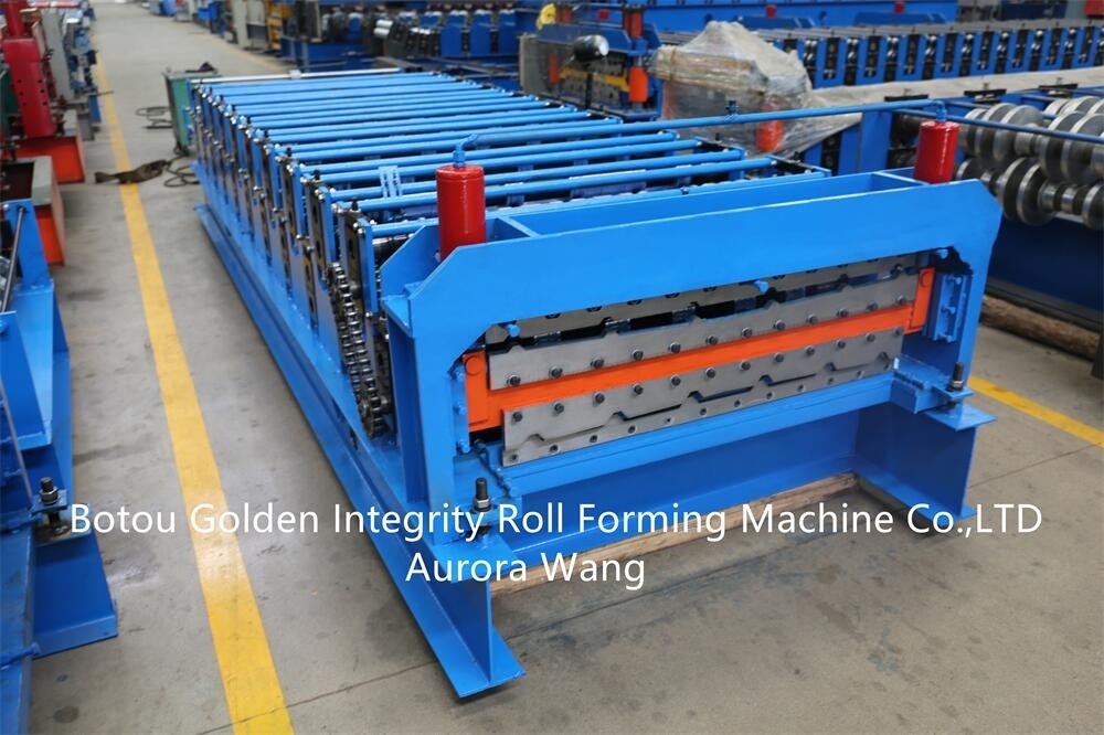 Les tuiles de panneau de feuille de plaque d'appui de plate-forme de double couche roulent la formation faisant le petit pain de machines formant la machine
